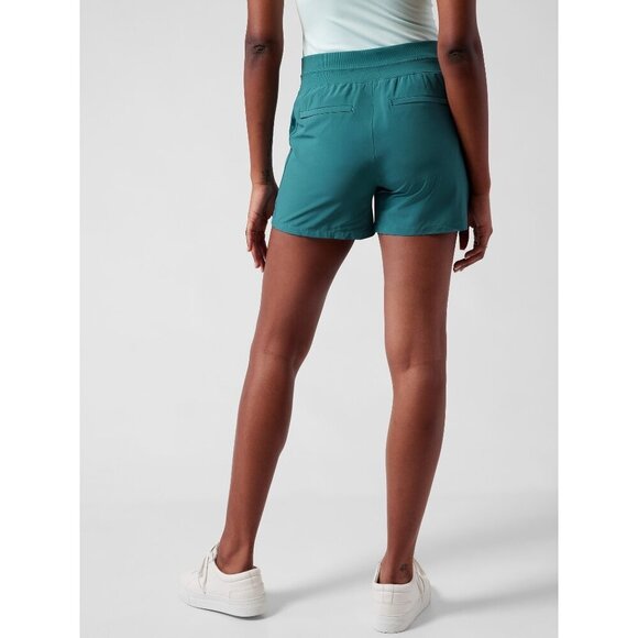 Athleta Brooklyn Womens Green Shorts New Size 20 - Picture 2 of 7